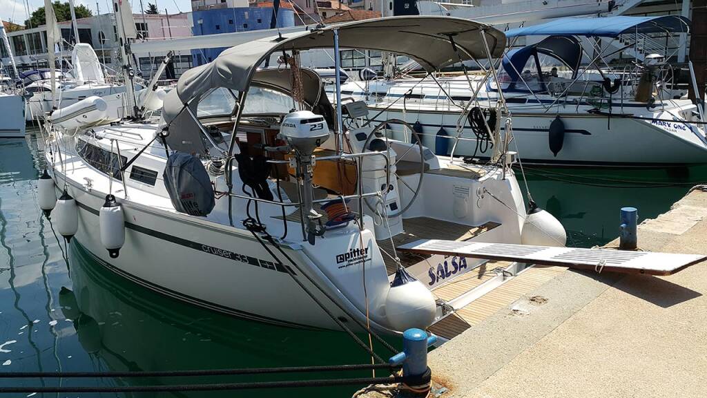 Sailing yacht Bavaria Cruiser 33 Salsa