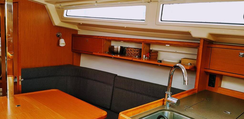 Sailing yacht Bavaria Cruiser 33 Salsa