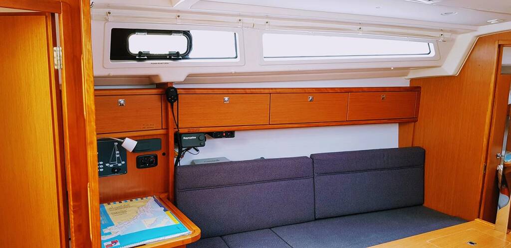 Sailing yacht Bavaria Cruiser 33 Salsa
