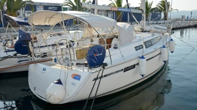 Sailing yacht Bavaria Cruiser 33 Ami