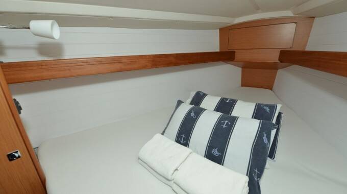 Sailing yacht Bavaria Cruiser 33 Ami