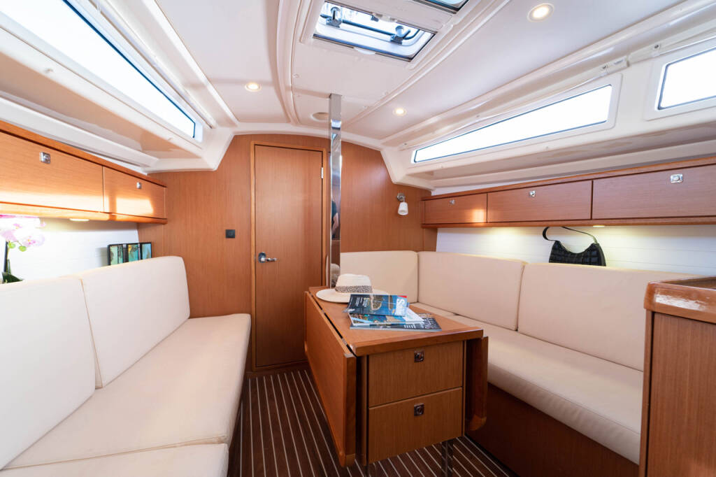 Sailing yacht Bavaria Cruiser 33 Cleopatra