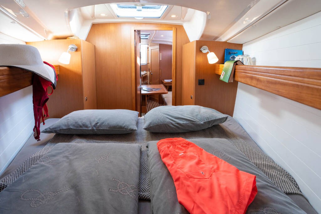 Sailing yacht Bavaria Cruiser 33 Cleopatra