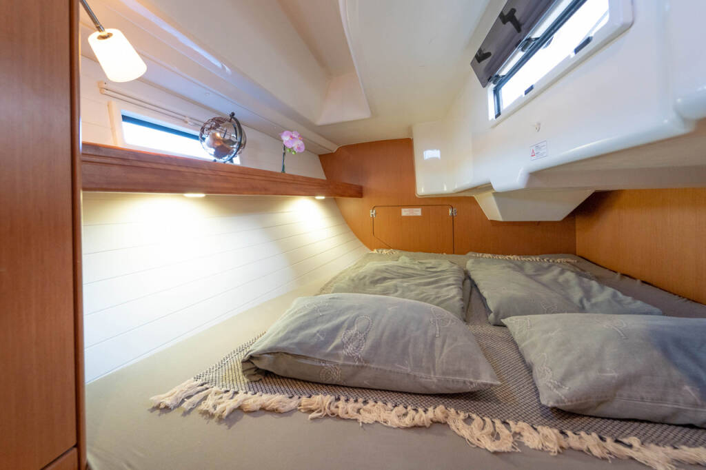 Sailing yacht Bavaria Cruiser 33 Cleopatra