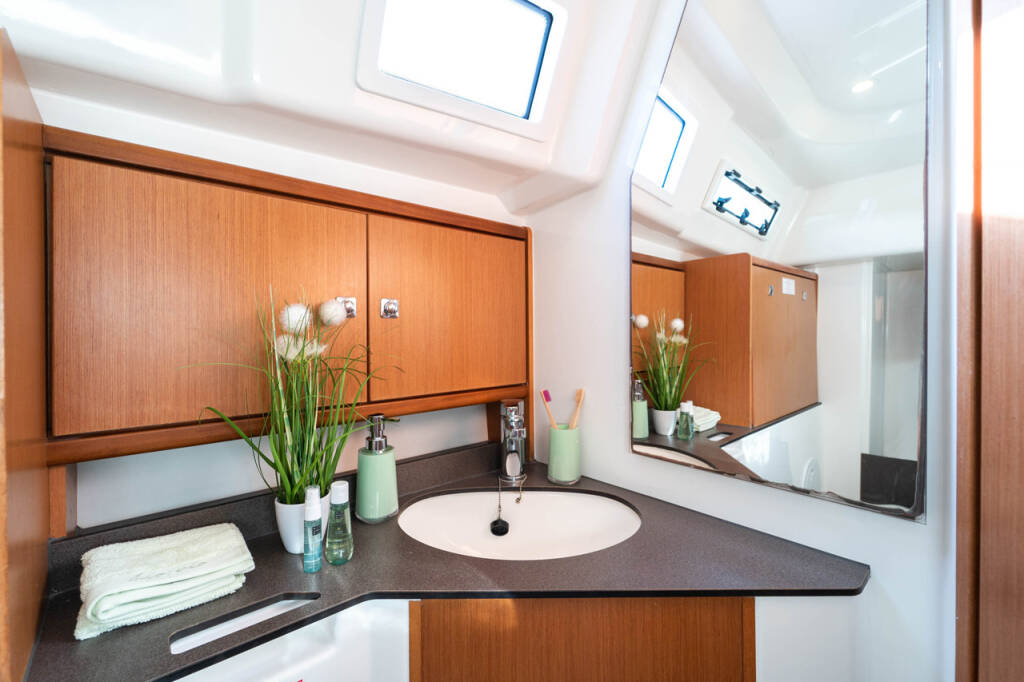 Sailing yacht Bavaria Cruiser 33 Cleopatra