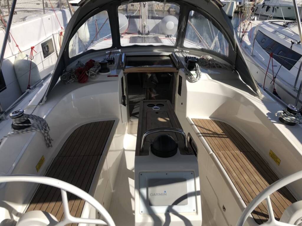 Sailing yacht Bavaria Cruiser 34 Althea