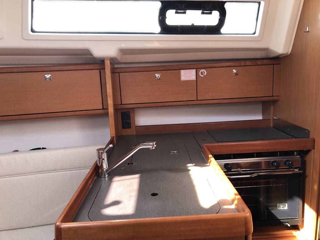 Sailing yacht Bavaria Cruiser 34 Althea