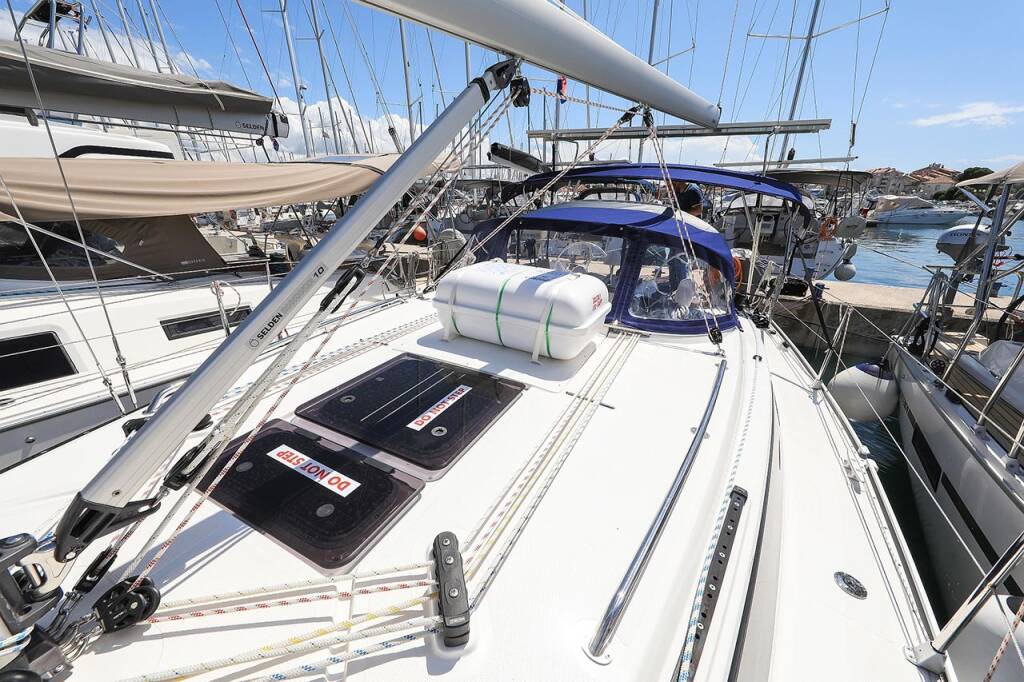 Sailing yacht Bavaria Cruiser 34 Deneb