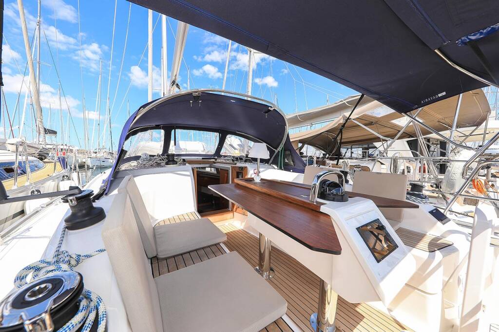 Sailing yacht Bavaria Cruiser 34 Deneb