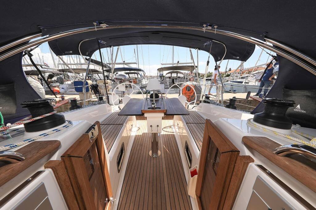 Sailing yacht Bavaria Cruiser 34 Deneb