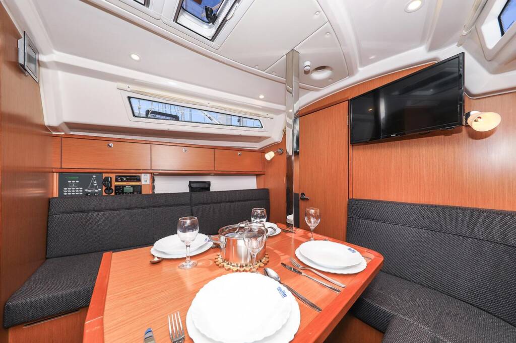 Sailing yacht Bavaria Cruiser 34 Deneb