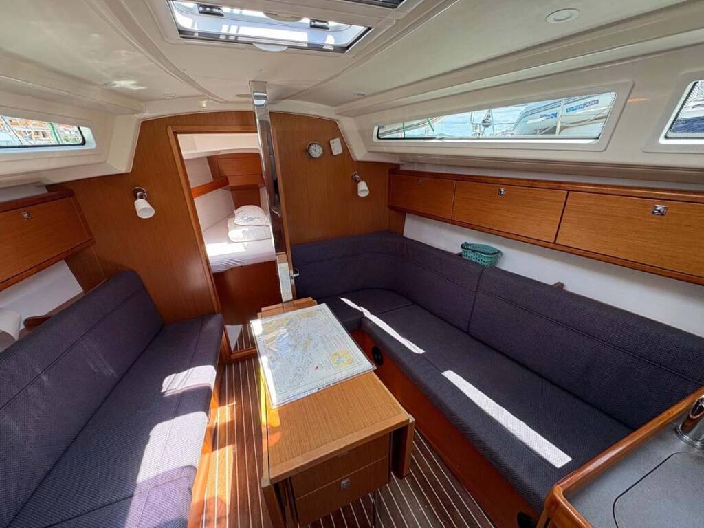 Sailing yacht Bavaria Cruiser 34 Fünfland