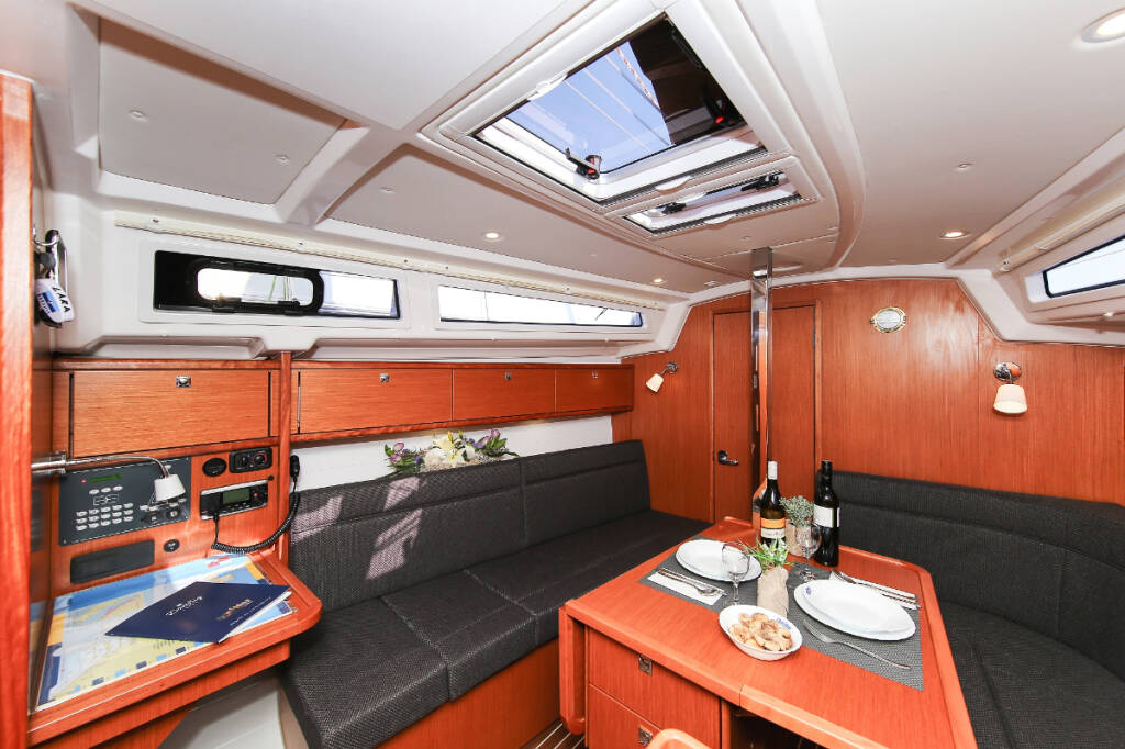 Segelyachten Bavaria Cruiser 34 Lara