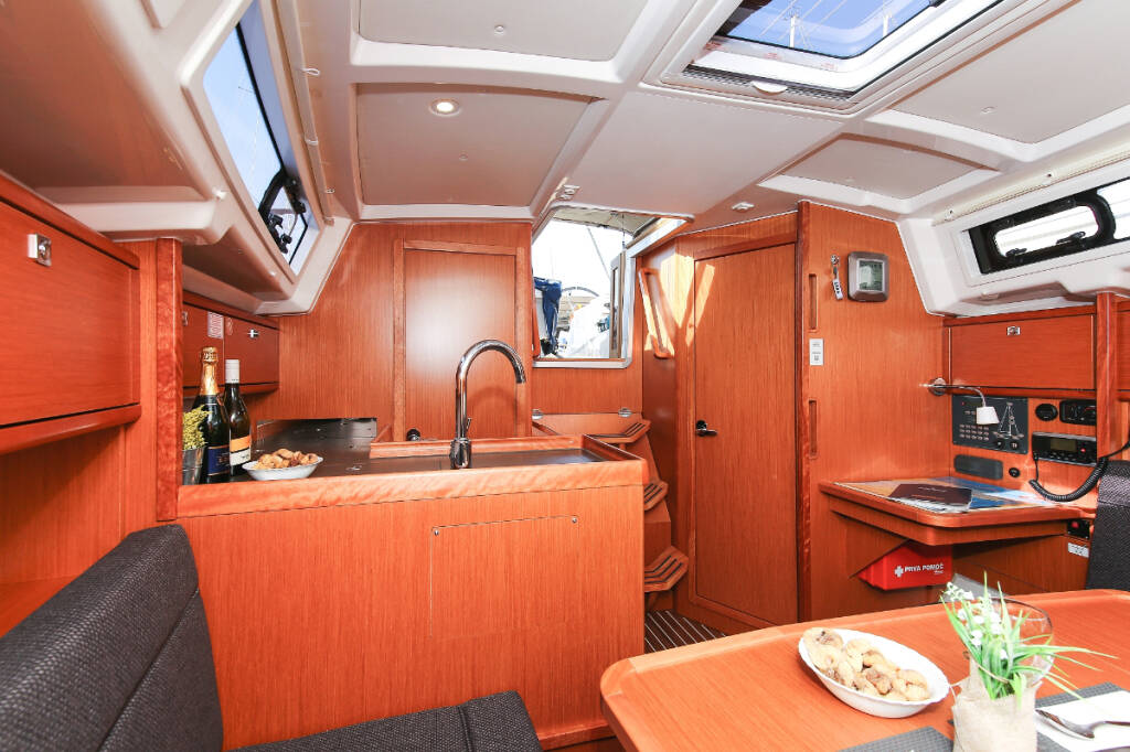 Segelyachten Bavaria Cruiser 34 Lara