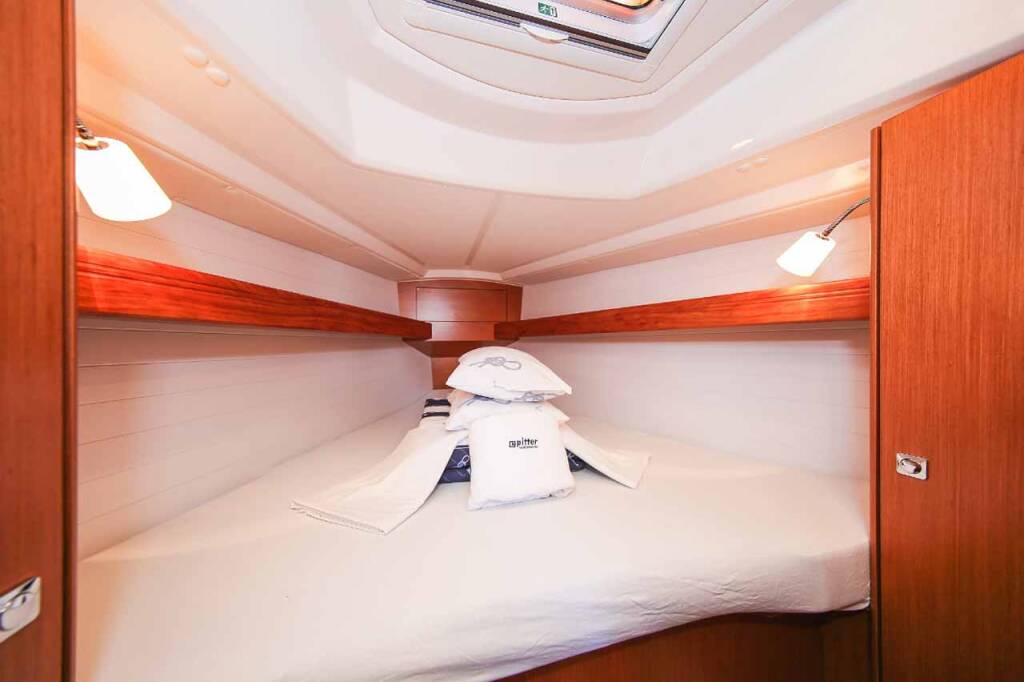 Sailing yacht Bavaria Cruiser 34 Lara