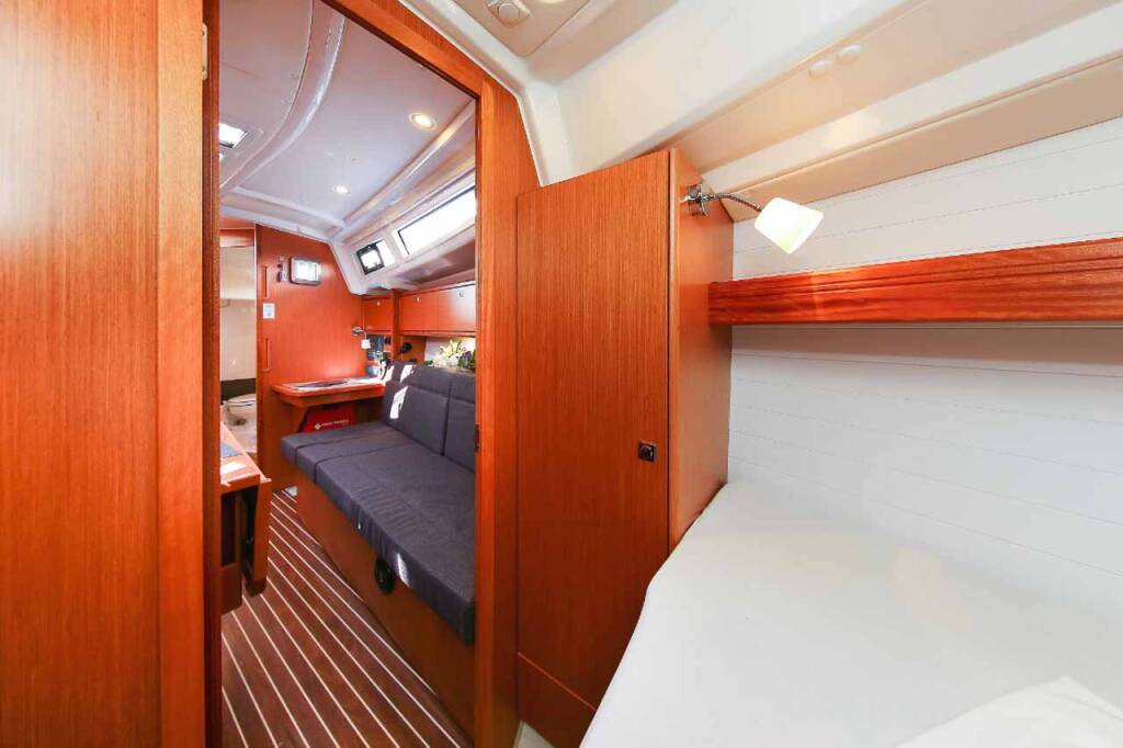 Sailing yacht Bavaria Cruiser 34 Lara