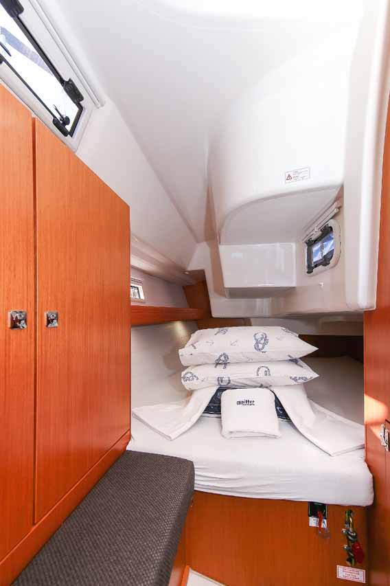 Sailing yacht Bavaria Cruiser 34 Lara