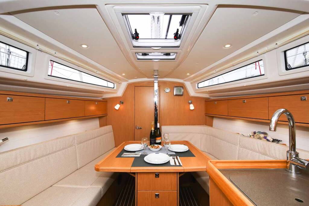Sailing yacht Bavaria Cruiser 34 Chiara