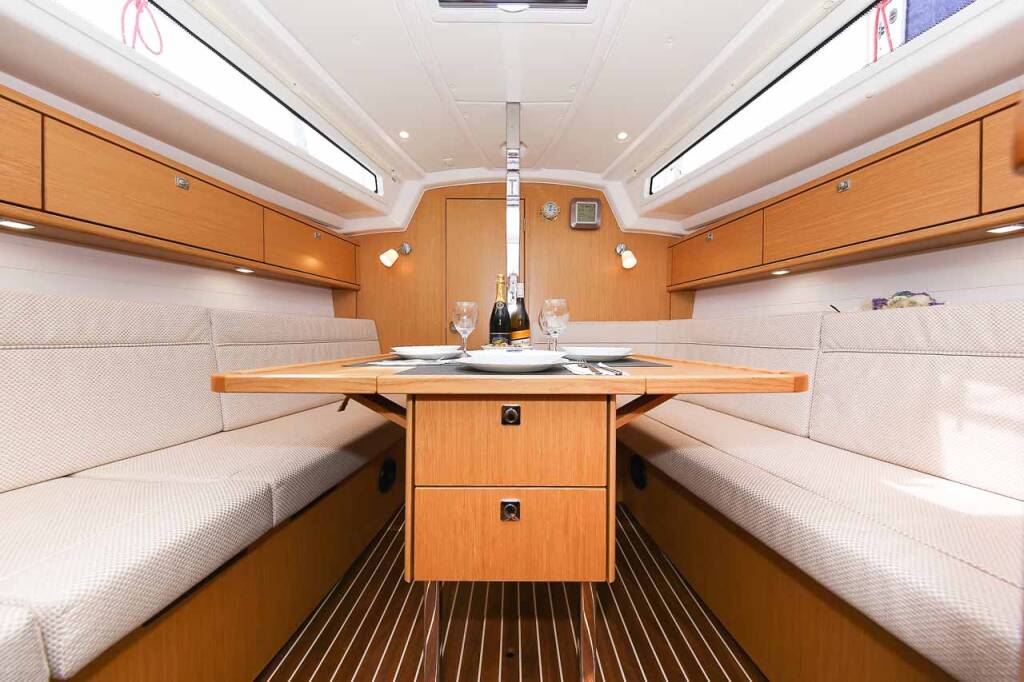 Sailing yacht Bavaria Cruiser 34 Chiara