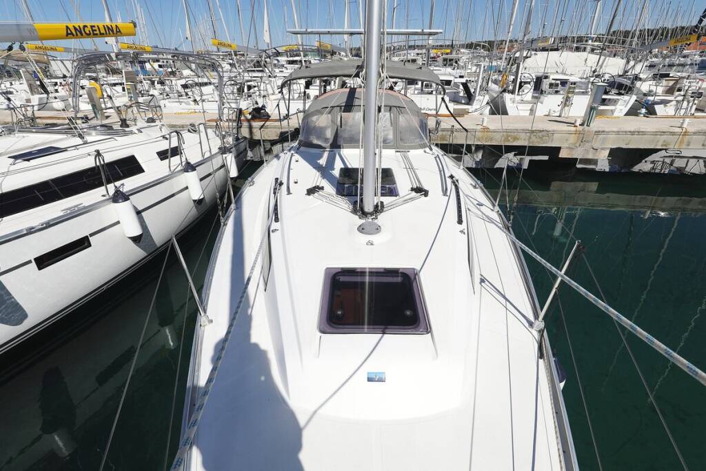 Sailing yacht Bavaria Cruiser 34 Feeling Good