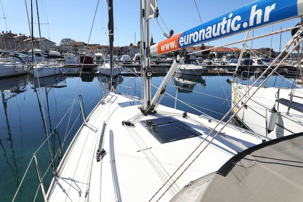 Sailing yacht Bavaria Cruiser 34 Feeling Good