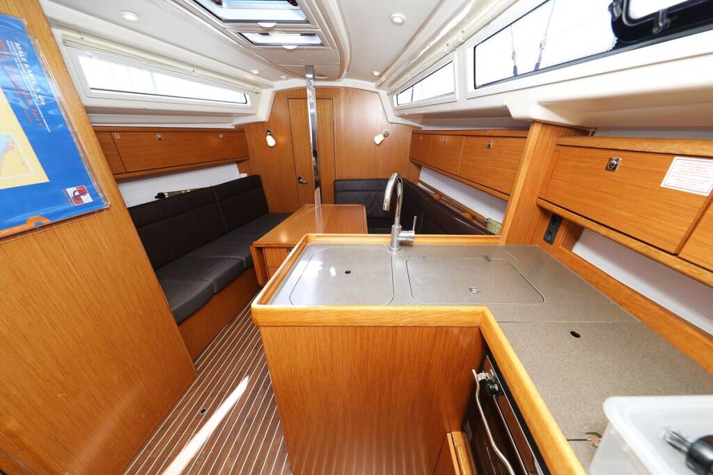Sailing yacht Bavaria Cruiser 34 Feeling Good