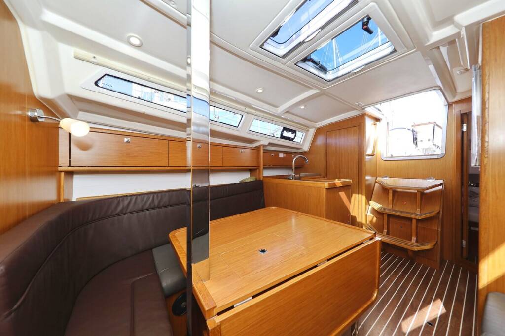 Sailing yacht Bavaria Cruiser 34 Feeling Good