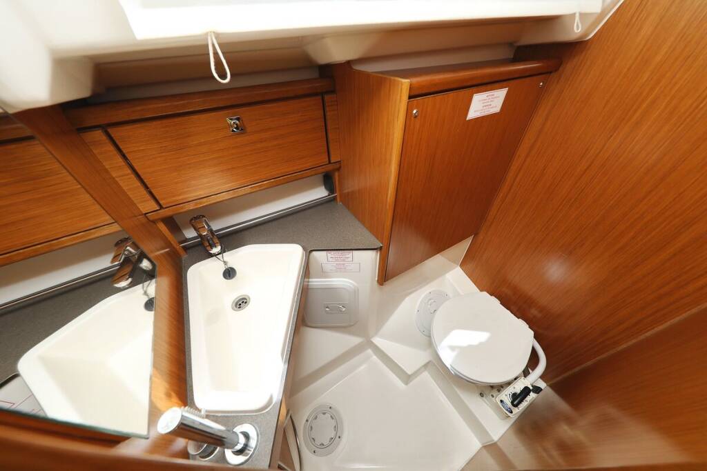 Sailing yacht Bavaria Cruiser 34 Feeling Good