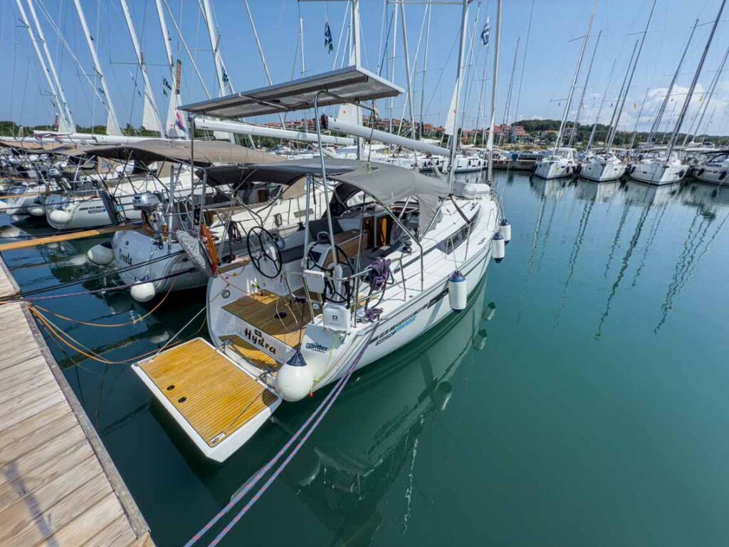 Sailing yacht Bavaria Cruiser 34 Hydra