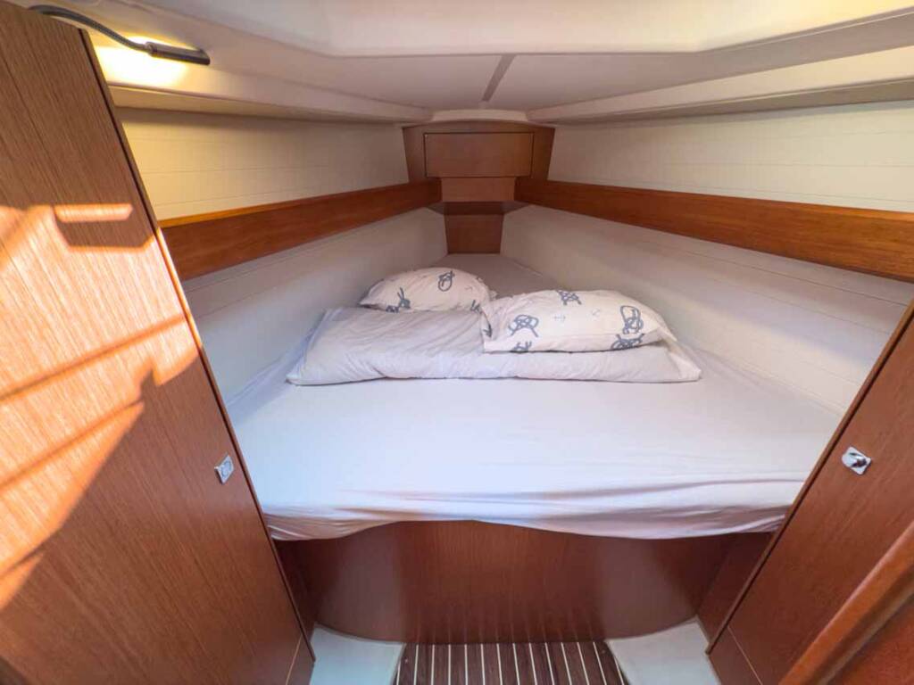 Sailing yacht Bavaria Cruiser 34 Hydra