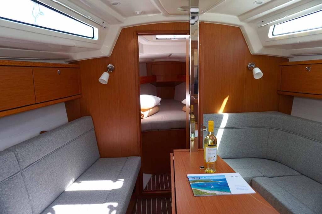 Sailing yacht Bavaria Cruiser 34 