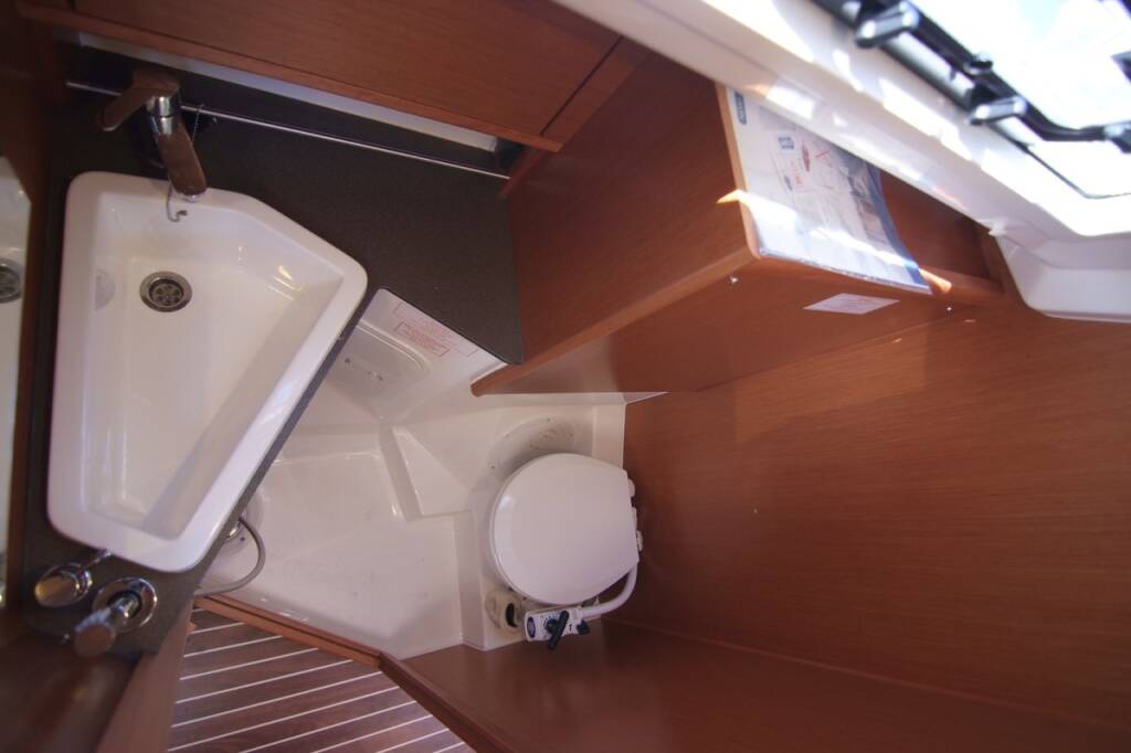 Sailing yacht Bavaria Cruiser 34 Talassa