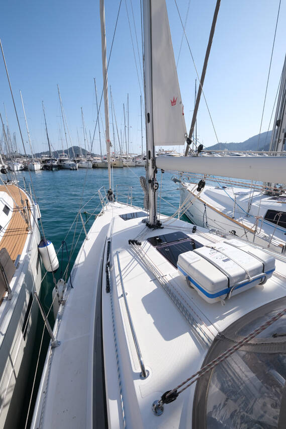 Segelyachten Bavaria Cruiser 34 Dory 2