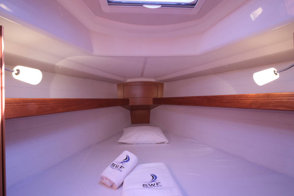 Segelyachten Bavaria Cruiser 34 Dory 2