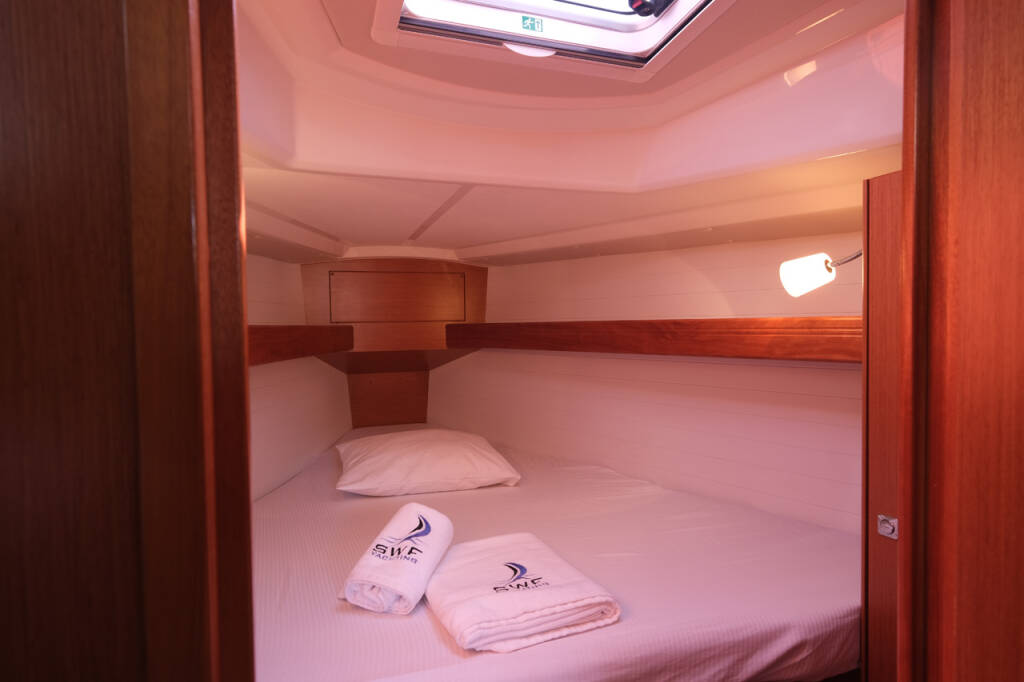 Segelyachten Bavaria Cruiser 34 Dory 2