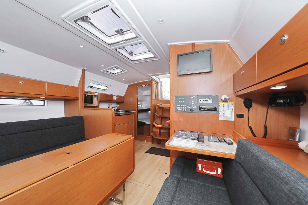 Segelyachten Bavaria Cruiser 36 ECONOMY
