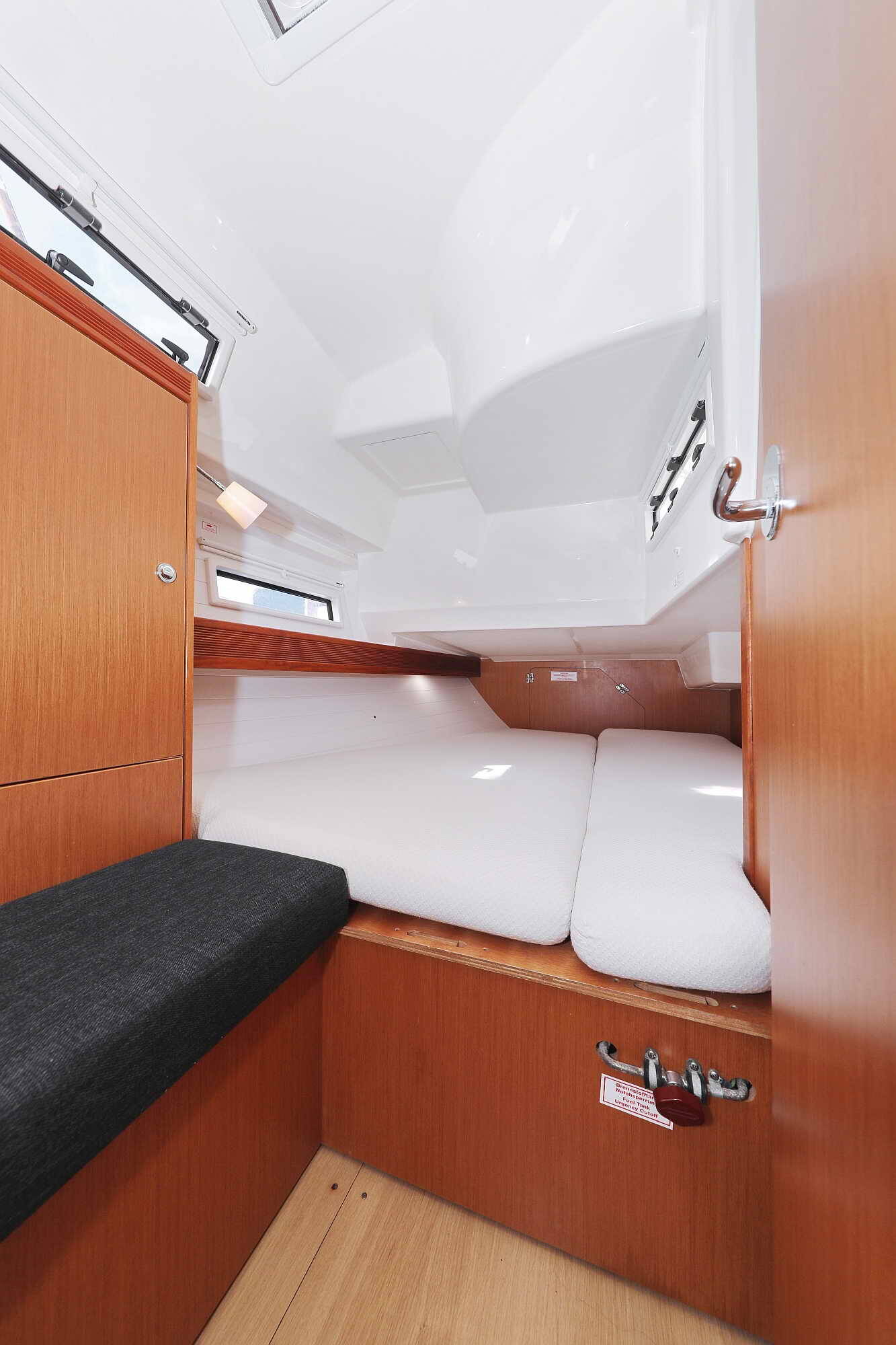 Sailing yacht Bavaria Cruiser 36 Petra M