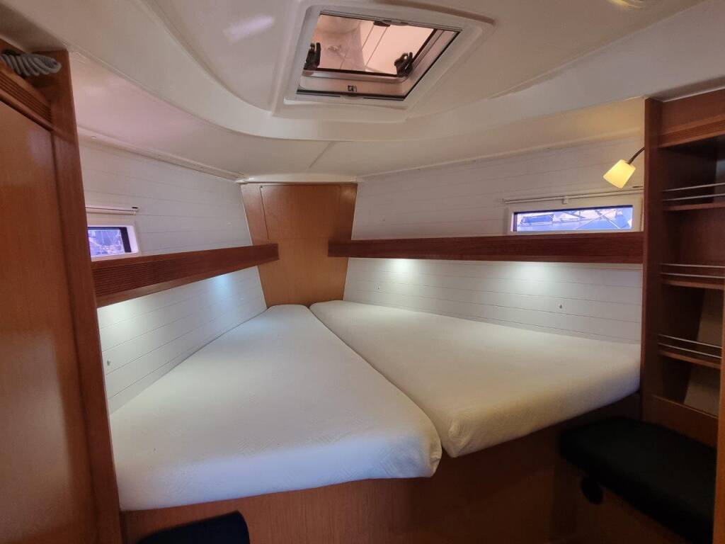 Sailing yacht Bavaria Cruiser 36 Eleven