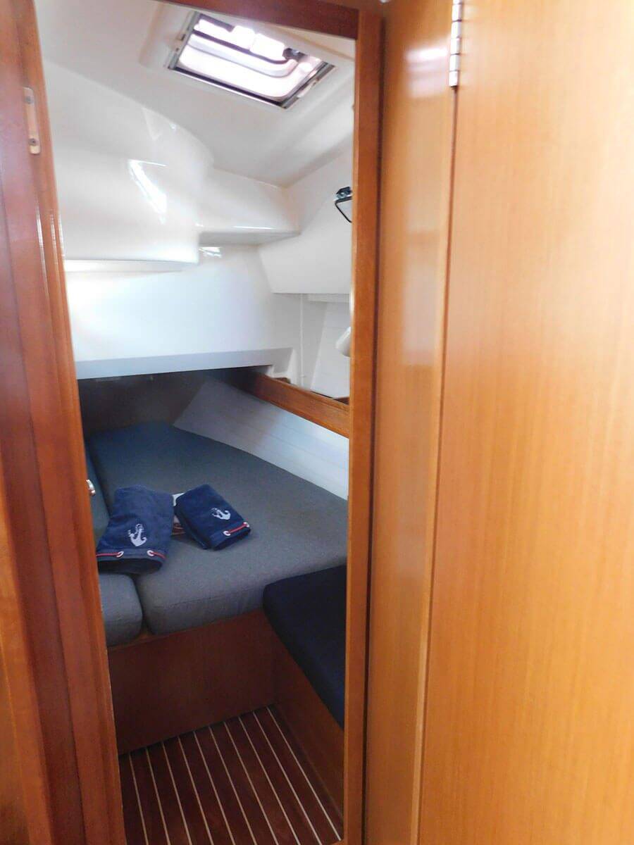 Sailing yacht Bavaria Cruiser 36 Ifigenia