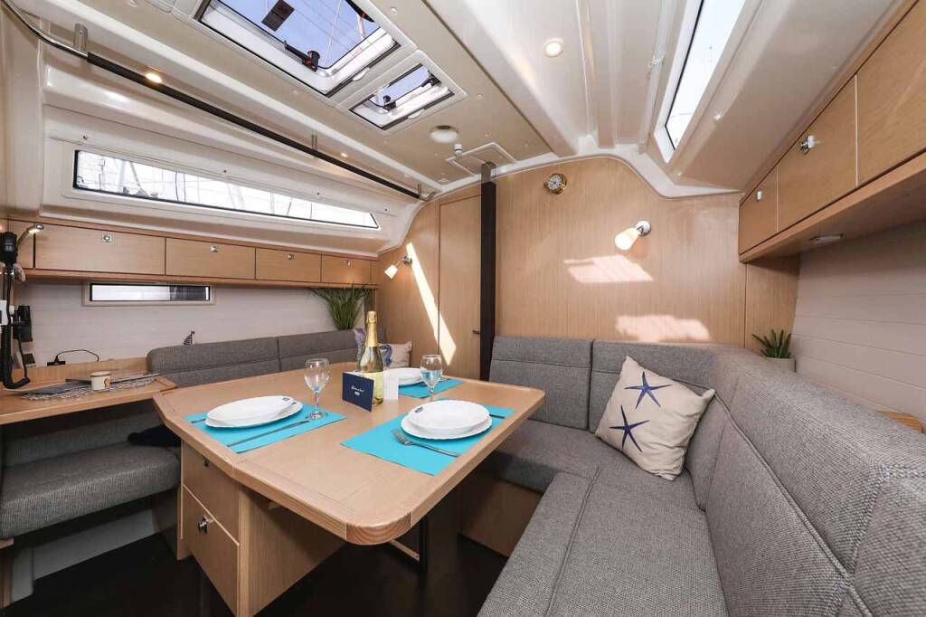 Segelyachten Bavaria Cruiser 37 Style Pura Vida