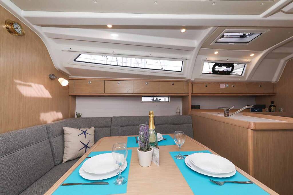 Segelyachten Bavaria Cruiser 37 Style Pura Vida