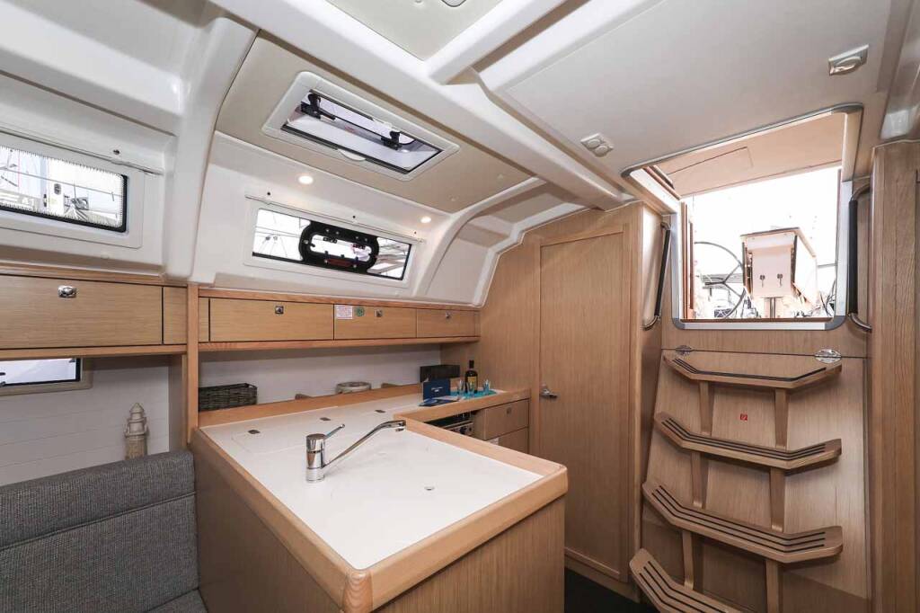 Segelyachten Bavaria Cruiser 37 Style Pura Vida