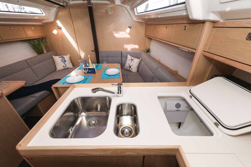 Segelyachten Bavaria Cruiser 37 Style Pura Vida