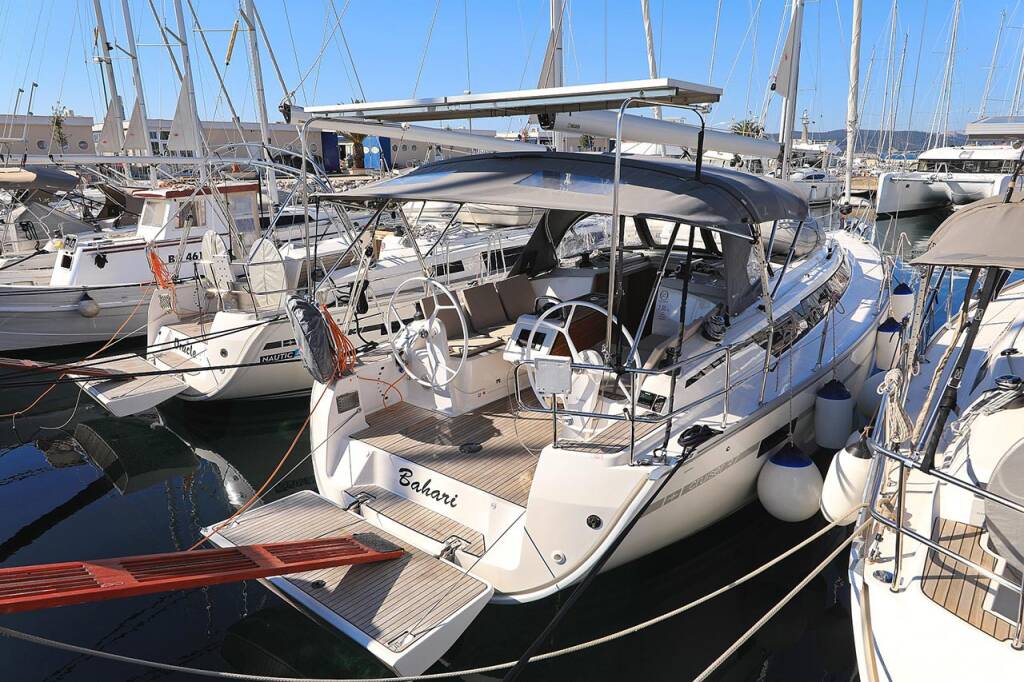 Sailing yacht Bavaria Cruiser 37 Bahari