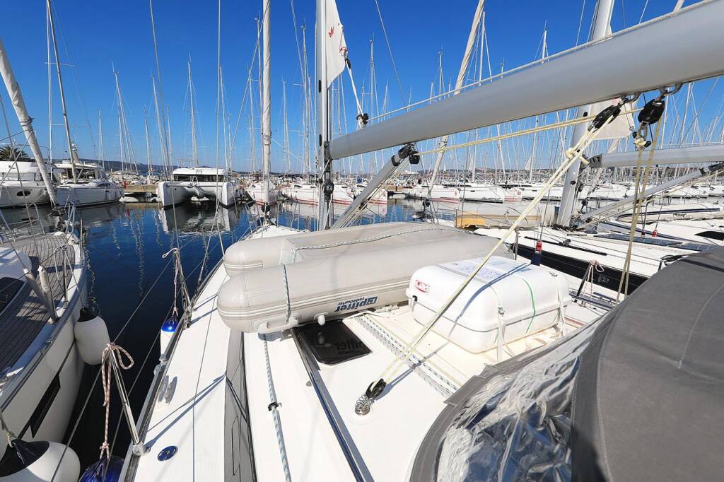 Sailing yacht Bavaria Cruiser 37 Bahari