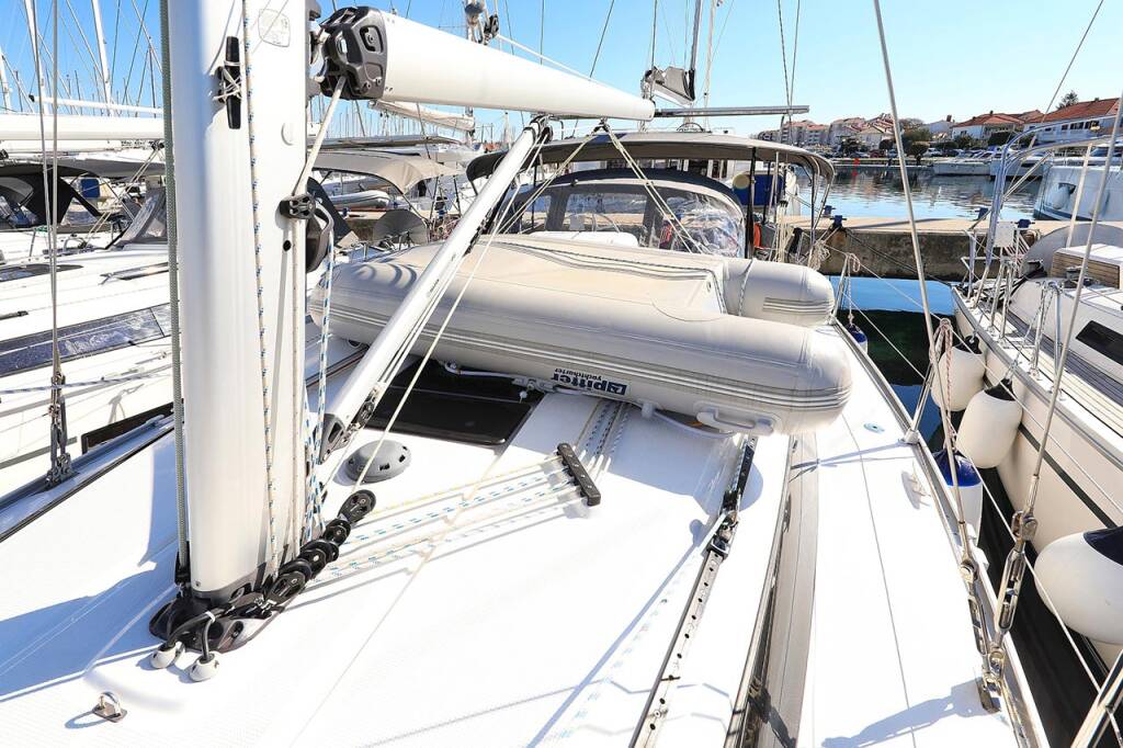 Sailing yacht Bavaria Cruiser 37 Bahari