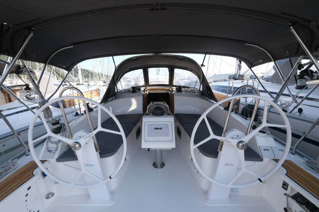 Segelyachten Bavaria Cruiser 37 Crush