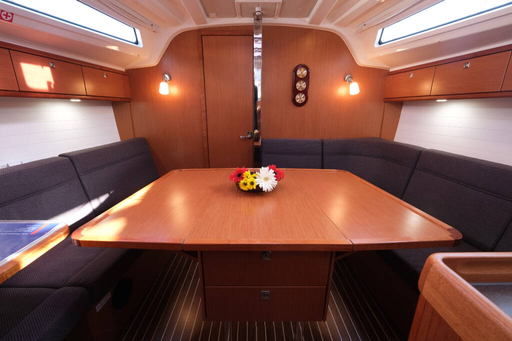 Segelyachten Bavaria Cruiser 37 Crush