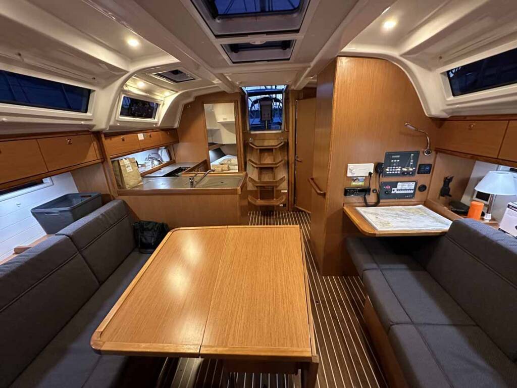 Sailing yacht Bavaria Cruiser 37 Emira
