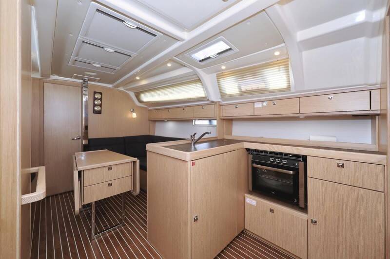 Sailing yacht Bavaria Cruiser 37 Sofija